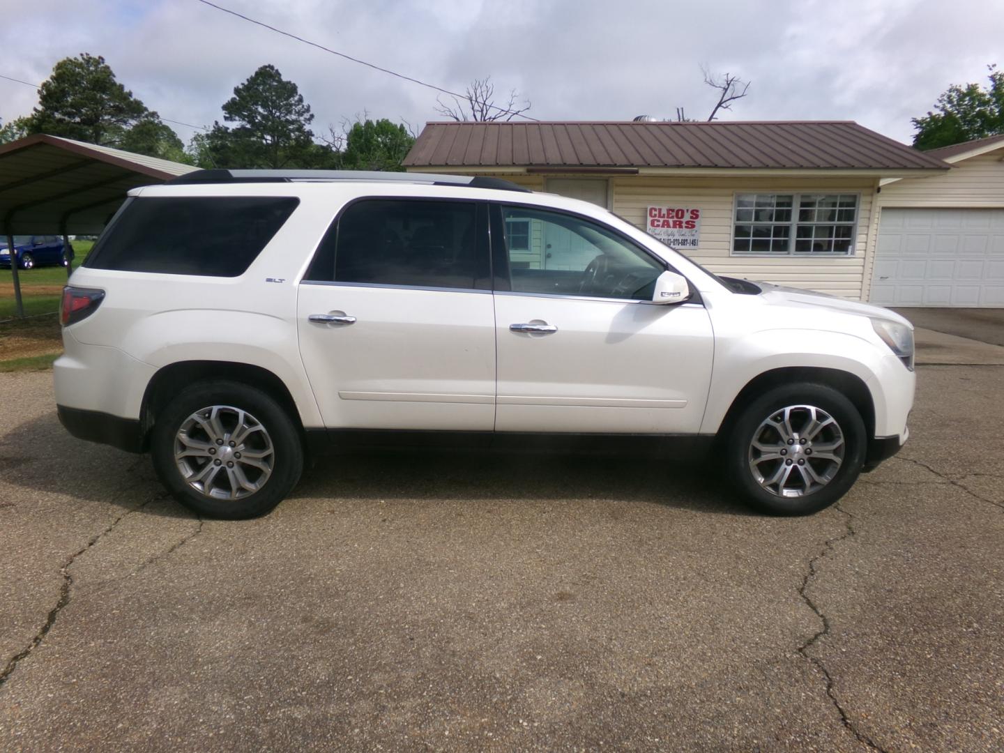 2015 White /Brown GMC Acadia SLT (1GKKRRKD4FJ) with an 3.6L engine, automatic transmission, located at 401 First NE, Bearden, AR, 71720, (870) 687-3414, 33.726528, -92.611519 - Photo#26